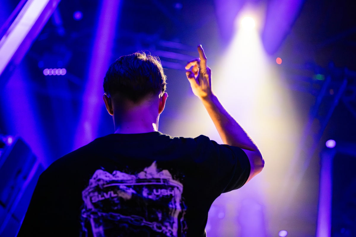 Loading... just a sec